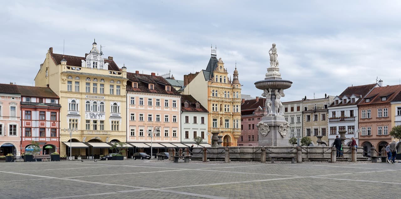 České Budějovice, Samsonova kašna na náměstí