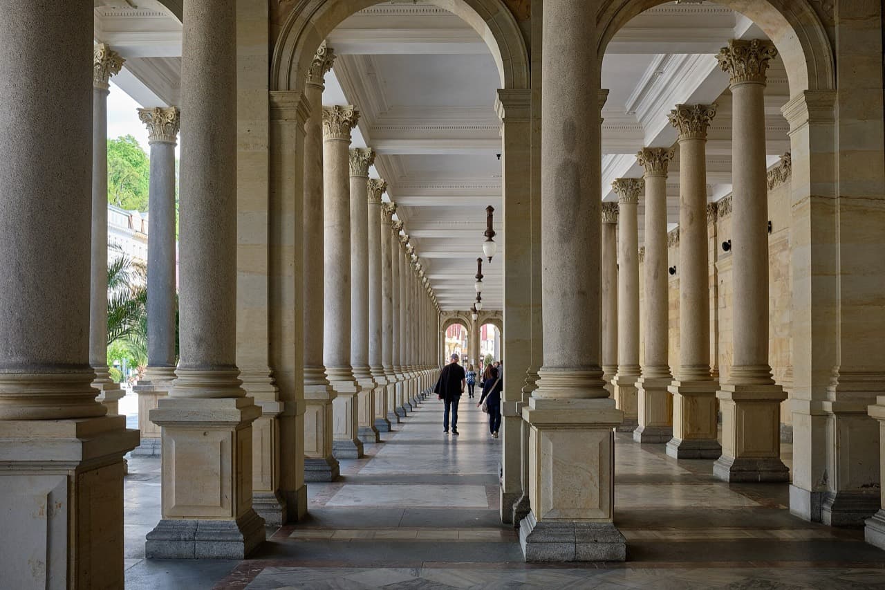 Karlovy Vary, Mlýnská kolonáda