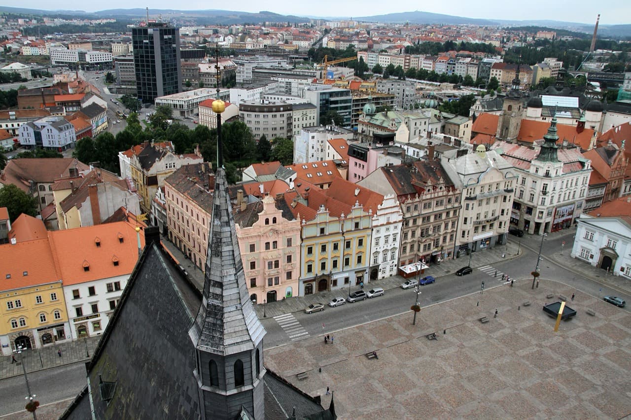 Plzeň, náměstí Republiky s katedrálou